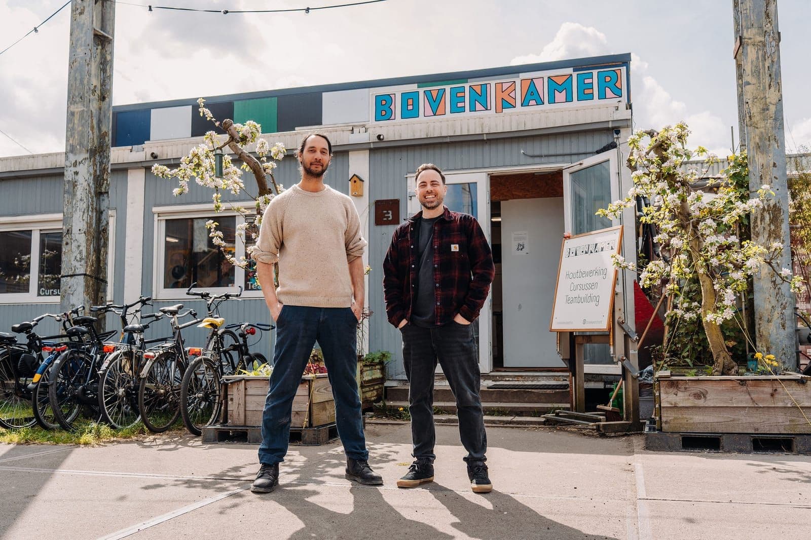 De Bovenkamer: the workshop that books itself